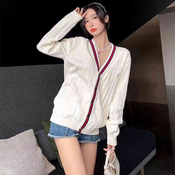 2022 factory wholesale new autumn and winter fashion loose embroidery double g college style v-neck cardigan women's ins trend ol commu, Black
2022 factory wholesale new autumn and winter fashion loose embroidery double g college style v-neck cardigan women's ins trend ol commu, Black