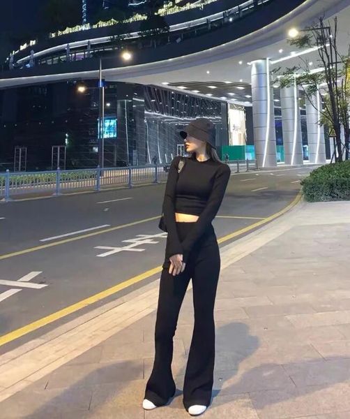 2021 spring vintage knitting long sleeve tee shirt women package hips flare pants trousers crop sweater 2 pieces set, White
2021 spring vintage knitting long sleeve tee shirt women package hips flare pants trousers crop sweater 2 pieces set, White