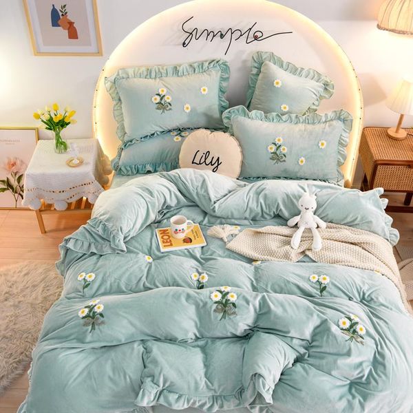 bedding sets super soft luxury magic coral velvet quilt cover winter thickening and keep warm plush bedclothes set
bedding sets super soft luxury magic coral velvet quilt cover winter thickening and keep warm plush bedclothes set