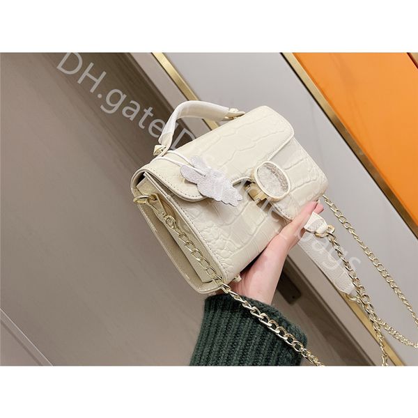 2023 women fashion handbags shoulder bags clutch cross body check plaid & tartan leather classic retro all-match simplicity letter button de
2023 women fashion handbags shoulder bags clutch cross body check plaid & tartan leather classic retro all-match simplicity letter button de
