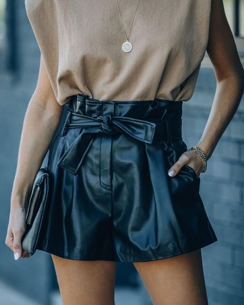 women's pants & capris women pu shorts fashion summer autumn knee length sashes straight office lady solid simple euro-america style, Black;white
women's pants & capris women pu shorts fashion summer autumn knee length sashes straight office lady solid simple euro-america style, Black;white