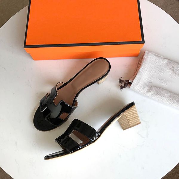 2021ss women slippers fashion trend sandals spring summer girls beach slides designer luxury designer popular pure color lady slippers size, Black
2021ss women slippers fashion trend sandals spring summer girls beach slides designer luxury designer popular pure color lady slippers size, Black