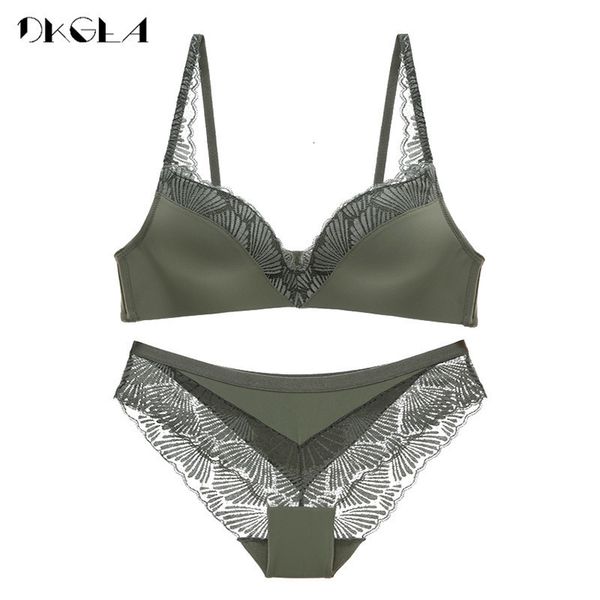 new fashion lingerie thin cotton bra panties set lace brassiere wire bra set deep v underwear set women embroider brasq190401, Red;black
new fashion lingerie thin cotton bra panties set lace brassiere wire bra set deep v underwear set women embroider brasq190401, Red;black