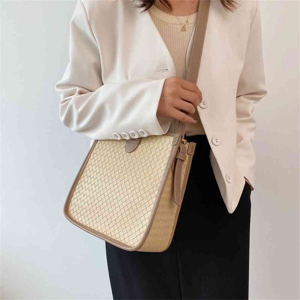 simple woven pattern single shoulder tote bag women's new fashion soft face pu bag messenger
simple woven pattern single shoulder tote bag women's new fashion soft face pu bag messenger