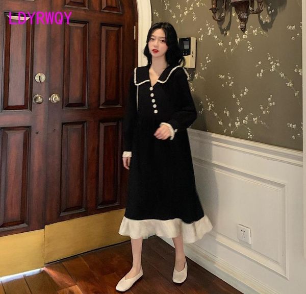 casual dresses 2021 retro super square collar lace contrast temperament high waist thin long dress, Black;gray 
casual dresses 2021 retro super square collar lace contrast temperament high waist thin long dress, Black;gray