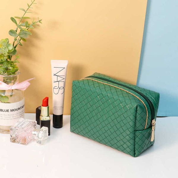 women's makeup woven pattern dinner bag simple pu lipstick travel portable large capacity waterproof bag
women's makeup woven pattern dinner bag simple pu lipstick travel portable large capacity waterproof bag