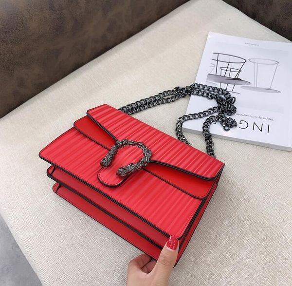 factory wholesale women handbag fashionable stripeds chain bag embossed leather shoulder bags street trend striped womens messenger handbags, Black;red
factory wholesale women handbag fashionable stripeds chain bag embossed leather shoulder bags street trend striped womens messenger handbags, Black;red