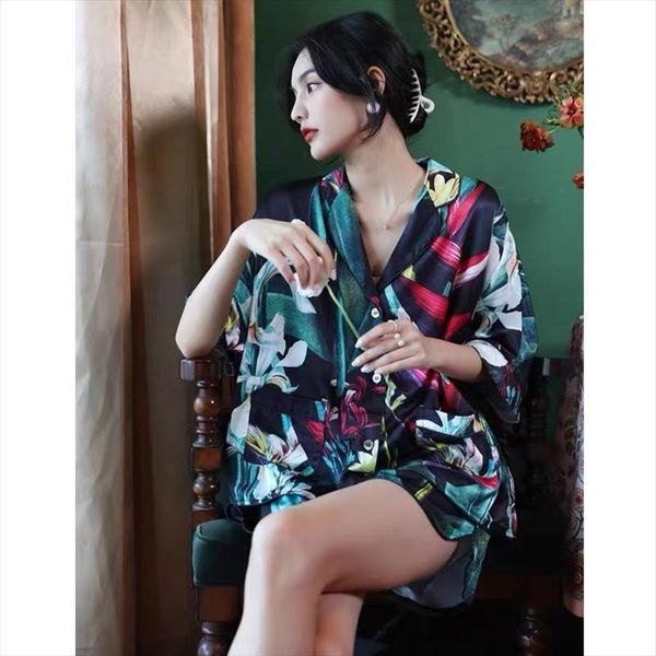 pajamas short sleeved two piece women sleepwear set summer thin imitation silk home clothes, Black;red
pajamas short sleeved two piece women sleepwear set summer thin imitation silk home clothes, Black;red