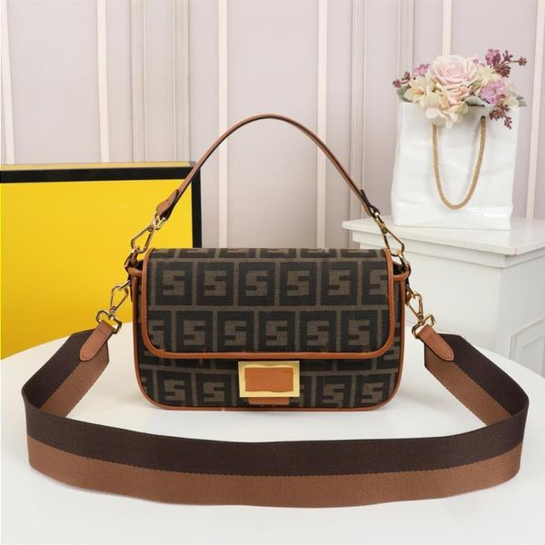 genuine women designers purse casual leather bags square shoulder small all-match fashion crossbody luxurys classic designers handbag wan
genuine women designers purse casual leather bags square shoulder small all-match fashion crossbody luxurys classic designers handbag wan