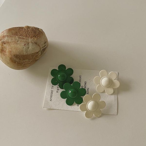 stud korean fashion chic metal green white painted flower exaggerated earrings for women 2021 trendy jewelry gift wholesale, Golden;silver
stud korean fashion chic metal green white painted flower exaggerated earrings for women 2021 trendy jewelry gift wholesale, Golden;silver