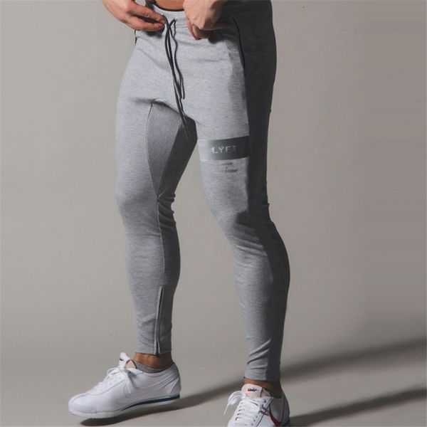 2021 new fitness bodybuilding casual print men joggers pants cotton sweatpants slim fit streetwear male trouser tuir, Black
2021 new fitness bodybuilding casual print men joggers pants cotton sweatpants slim fit streetwear male trouser tuir, Black