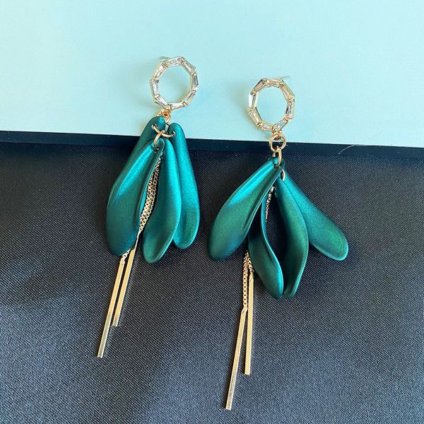 korean s925 silver needle four-color petal tassel earrings long fashion temperament net red
korean s925 silver needle four-color petal tassel earrings long fashion temperament net red