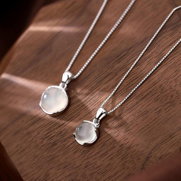 pendant necklaces silver plated white round moonstone luxury women fashion jewelry clavicle chain short necklace
pendant necklaces silver plated white round moonstone luxury women fashion jewelry clavicle chain short necklace