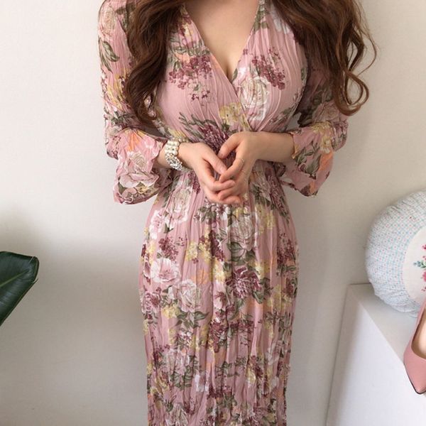2021 new elegant v-neck floral printed flare sleeve a-line female chiffon vintage women midi vestidos wa44, Black;gray
2021 new elegant v-neck floral printed flare sleeve a-line female chiffon vintage women midi vestidos wa44, Black;gray
