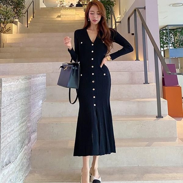 casual dresses arrival runway korean sweater women v-neck bodycon female dress buttons mermaid knitted long vestidos, Black;gray
casual dresses arrival runway korean sweater women v-neck bodycon female dress buttons mermaid knitted long vestidos, Black;gray