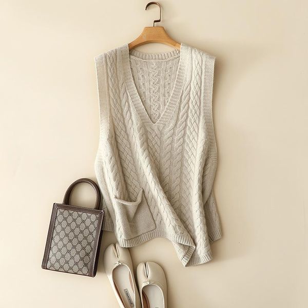 france autumn winter new styles 100% cashmere v neck cable knitted sleeveless vest with pocket for women, White;black
france autumn winter new styles 100% cashmere v neck cable knitted sleeveless vest with pocket for women, White;black