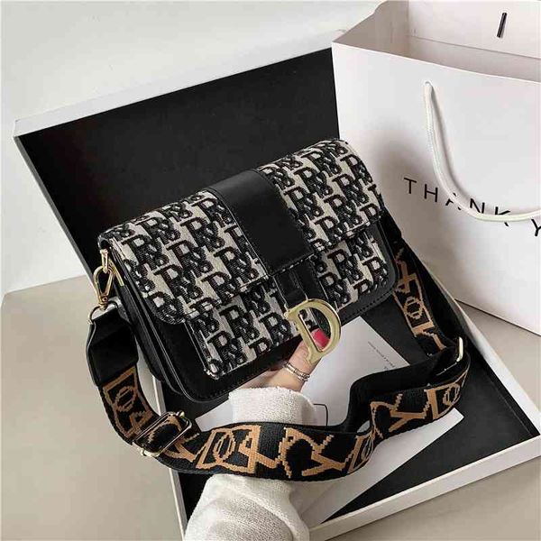 design bag women's 2020 autumn new fire niche printing camera small square bag ins broadband single shoulder messenger hands
design bag women's 2020 autumn new fire niche printing camera small square bag ins broadband single shoulder messenger hands