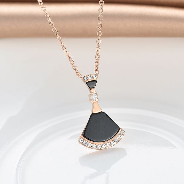 fashion design brand new rose gold stainless steel pendant necklace luxury womens gift jewelry, Silver 
fashion design brand new rose gold stainless steel pendant necklace luxury womens gift jewelry, Silver