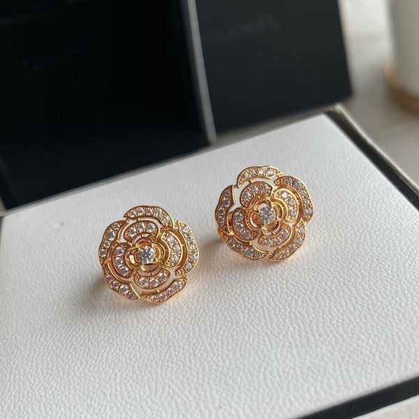 2022 charm flower shape clip earring and pendant necklace with sparkly diamond hollow design two colors plated have box stamp ps3138, Golden
2022 charm flower shape clip earring and pendant necklace with sparkly diamond hollow design two colors plated have box stamp ps3138, Golden