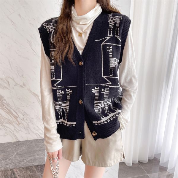 2021 autumn winter casual female v-neck sleevels cartoon jacquard vt cardigan, Black;white
2021 autumn winter casual female v-neck sleevels cartoon jacquard vt cardigan, Black;white