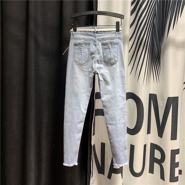 women's jeans high waist slim fit trousers women 2021 spring korean students stickers pencil pants fashion light blue denim
women's jeans high waist slim fit trousers women 2021 spring korean students stickers pencil pants fashion light blue denim