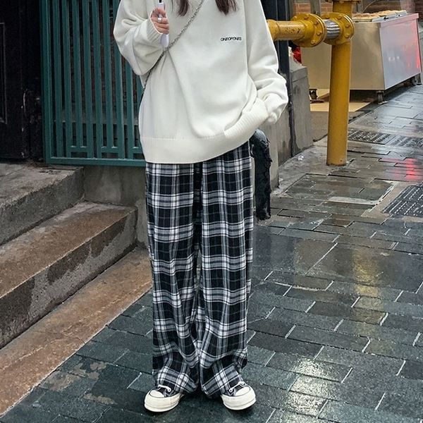 2021 spring checked trousers korean fashion black plaid pants women japanese streetwear loose wide leg pants plus size, Black;white
2021 spring checked trousers korean fashion black plaid pants women japanese streetwear loose wide leg pants plus size, Black;white