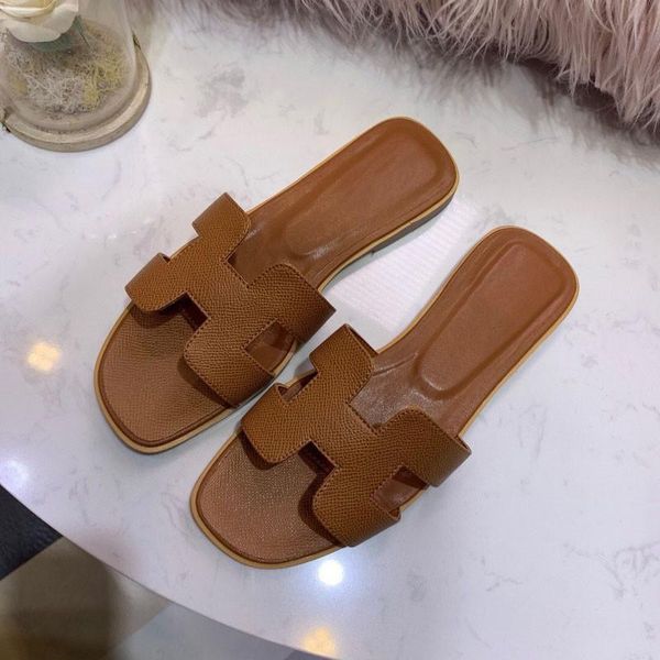 2021 classic lusso summer beach cartoon big head progettista leather flat woman shoes bath slippers large, Black
2021 classic lusso summer beach cartoon big head progettista leather flat woman shoes bath slippers large, Black