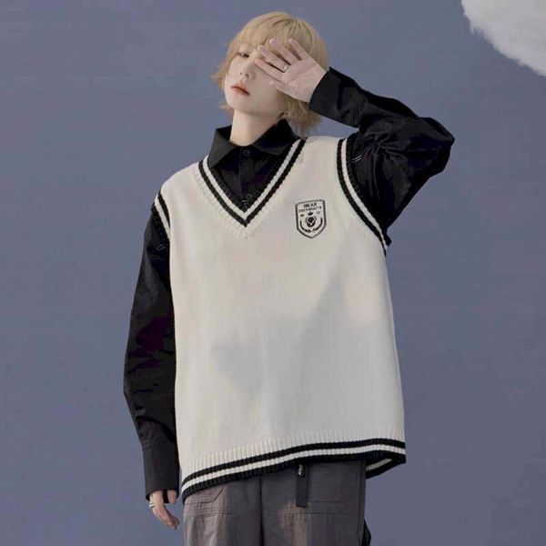 men's and women's outdoor knitted sweater, v-neck svels vt, japane embroidery, punk gothic style, spring 2021, Black;white
men's and women's outdoor knitted sweater, v-neck svels vt, japane embroidery, punk gothic style, spring 2021, Black;white