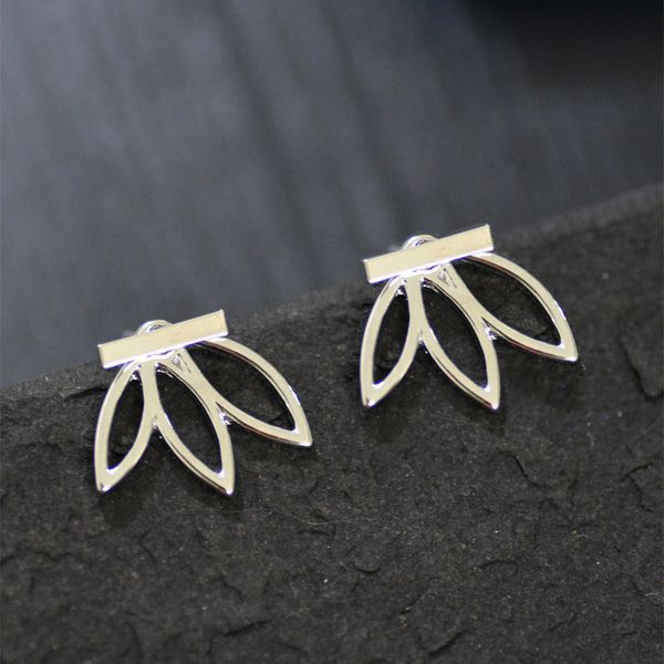 factory wholesale personality simple fashion street shooting hollowed out lotus earrings hea/rtsch/rome
factory wholesale personality simple fashion street shooting hollowed out lotus earrings hea/rtsch/rome