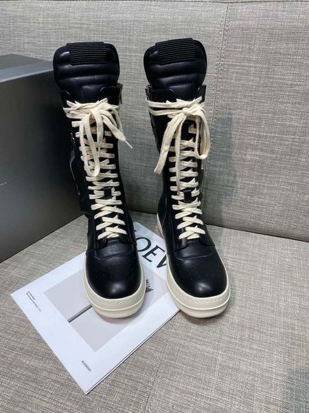 2021 spring and autumn style fashion casual men and women same style boots high-end quality temperament versatile couple boots size 35-47, Black
2021 spring and autumn style fashion casual men and women same style boots high-end quality temperament versatile couple boots size 35-47, Black
