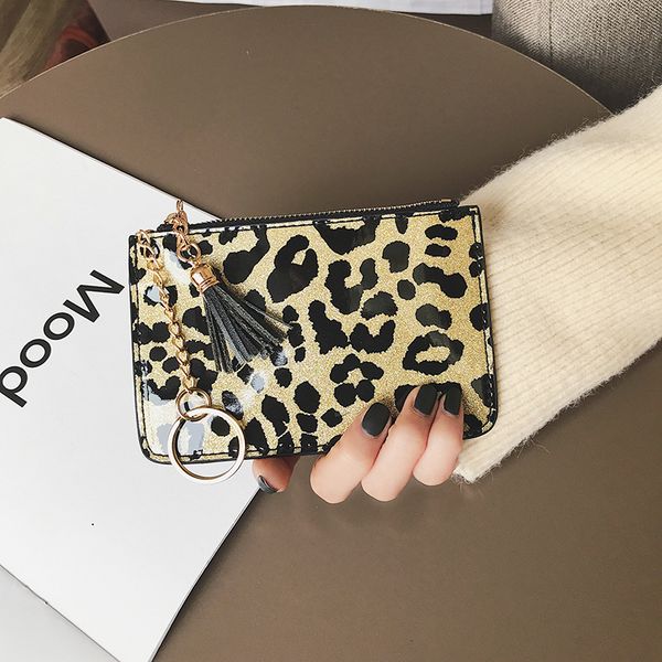 2021 spring simple small wallet fashion leopard print folding sequin zero short card bag, Red;black
2021 spring simple small wallet fashion leopard print folding sequin zero short card bag, Red;black