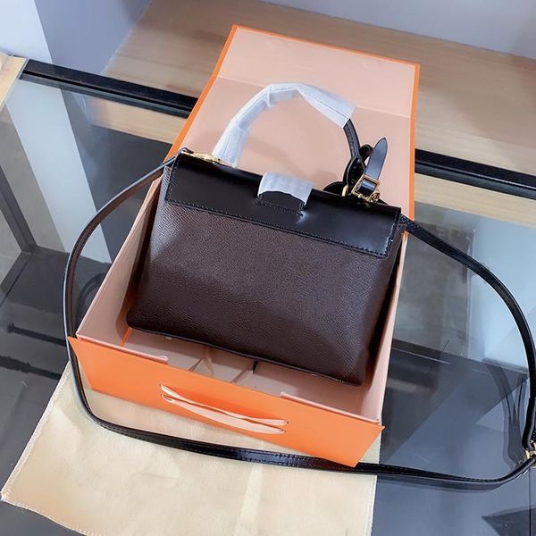 2021 shoulder designers bags messenger women bag crossbody totes purse fashion bags vintage printing luxurys classic handbag oumgd
2021 shoulder designers bags messenger women bag crossbody totes purse fashion bags vintage printing luxurys classic handbag oumgd