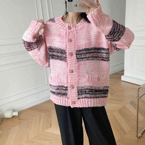 simple style aging cardigan women's fall 2020 new pink stripe contrast thick stick needle loose lazy sweater coat, White;black
simple style aging cardigan women's fall 2020 new pink stripe contrast thick stick needle loose lazy sweater coat, White;black