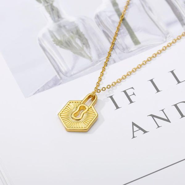 chokers goth choker necklaces for women stainless steel lock geometric pendant necklace gold collar chain female jewelry gifts bijoux, Golden;silver
chokers goth choker necklaces for women stainless steel lock geometric pendant necklace gold collar chain female jewelry gifts bijoux, Golden;silver