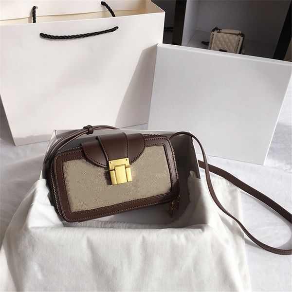 luxurys designers bags l 69new honeysuckle men's three-piece satchel 433 messenger small postman bag for slanting suitable the fashiona
luxurys designers bags l 69new honeysuckle men's three-piece satchel 433 messenger small postman bag for slanting suitable the fashiona