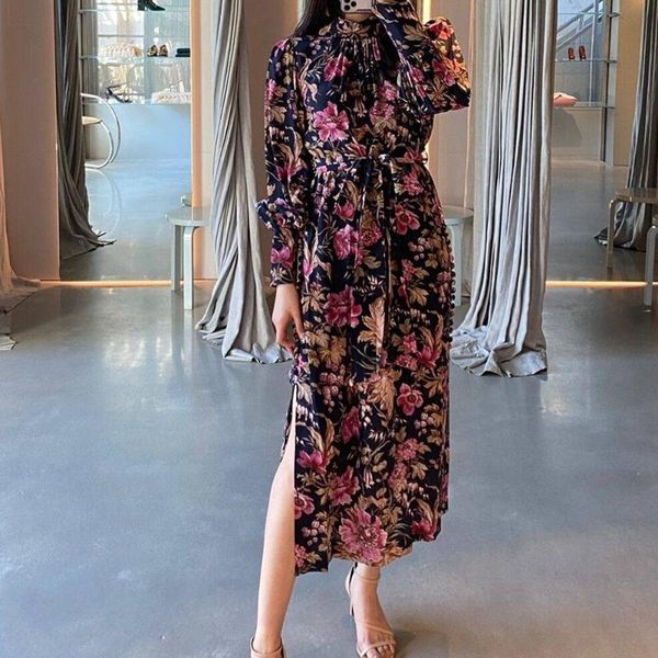 casual dresses 100% silk 2021 early autumn style retro printed button decoration side slit elegant mid-length dress, Black;gray
casual dresses 100% silk 2021 early autumn style retro printed button decoration side slit elegant mid-length dress, Black;gray