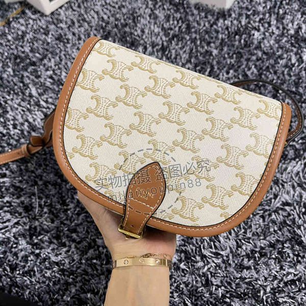 designer bags bag women s 2021 new triumphal arch flip single shoulder folco white old flower kai cross saddle luxury
designer bags bag women s 2021 new triumphal arch flip single shoulder folco white old flower kai cross saddle luxury