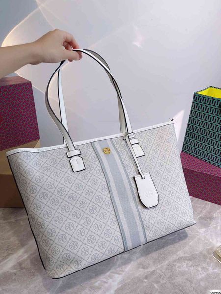tb female 2021 new old flower gemini single shoulder messenger shopping bag portable tote bag
tb female 2021 new old flower gemini single shoulder messenger shopping bag portable tote bag