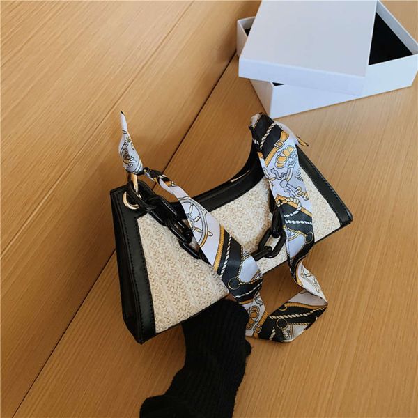 net red underarm women's 2020 korean fashion chain silk scarf hand woven shoulder small square bag
net red underarm women's 2020 korean fashion chain silk scarf hand woven shoulder small square bag
