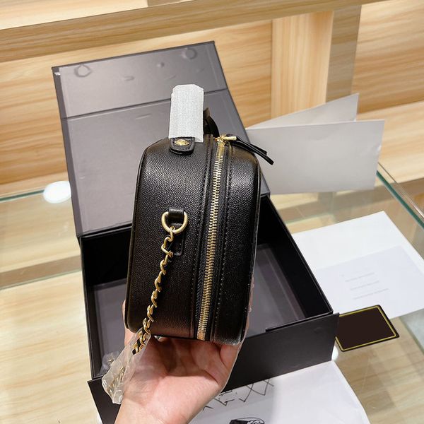 womens vintage caviar leather camera cosmetic bags handle totes matelasse chain crossbody shoulder luxurys designers ladies boy girls
womens vintage caviar leather camera cosmetic bags handle totes matelasse chain crossbody shoulder luxurys designers ladies boy girls