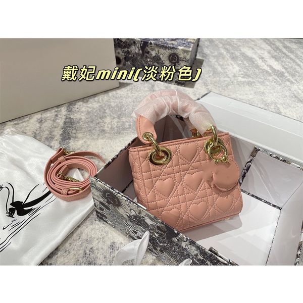 handbag dijia mini diana bag 21ss love couple exclusive series zhixiu same women's one shoulder messenger, Black;red
handbag dijia mini diana bag 21ss love couple exclusive series zhixiu same women's one shoulder messenger, Black;red