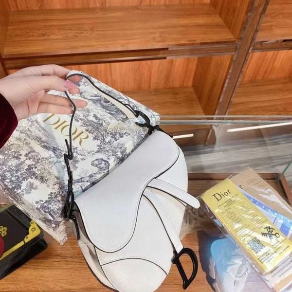 bag women's leather new fashion net red star same d-shaped wide shoulder strap personalized women's bag ysj
bag women's leather new fashion net red star same d-shaped wide shoulder strap personalized women's bag ysj