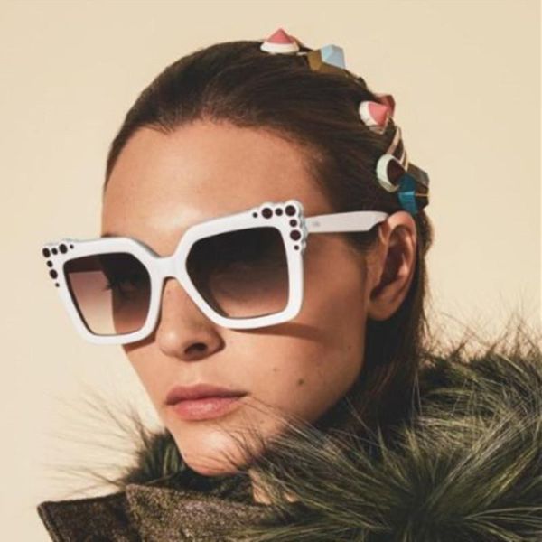 sunglasses butterfly-shaped colorful fashion charming classic elegant retro ladies versatile high-quality, White;black
sunglasses butterfly-shaped colorful fashion charming classic elegant retro ladies versatile high-quality, White;black