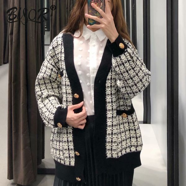 2021 new plaid print ladies knitted cardigan female casual single breasted jumper autumn winter oversized women sweater azlp, White;black
2021 new plaid print ladies knitted cardigan female casual single breasted jumper autumn winter oversized women sweater azlp, White;black