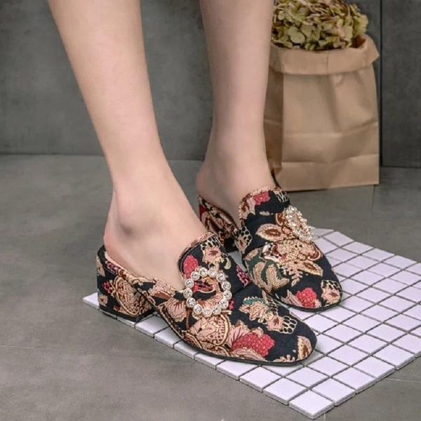 dress shoes 2021 fashion retro female heel embroidered flowers high heels baotou casual rough with muler, Black
dress shoes 2021 fashion retro female heel embroidered flowers high heels baotou casual rough with muler, Black