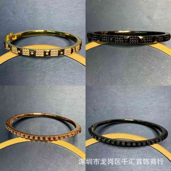 a oval diamond bracelet black green gold geometric simple neutral style, Golden;silver
a oval diamond bracelet black green gold geometric simple neutral style, Golden;silver