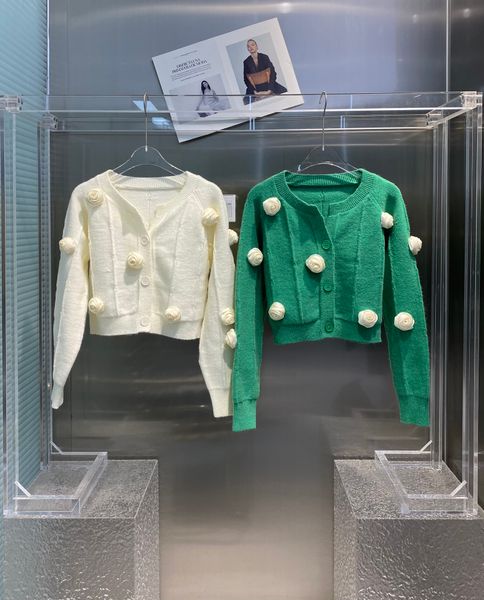 2022 spring and autumn new three-dimensional flower sweater long sleeve short sweater, White;black
2022 spring and autumn new three-dimensional flower sweater long sleeve short sweater, White;black