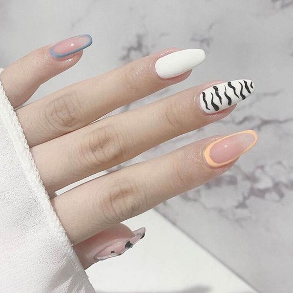 false nails 24pcs cream stripe contrast color ballet wearable fake patch personality long style nail art equipment hand decor -vl16, Red;gold
false nails 24pcs cream stripe contrast color ballet wearable fake patch personality long style nail art equipment hand decor -vl16, Red;gold