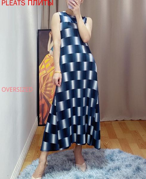 miyake pleated new sleeveless bottoming dress large size plaid slimming midi tank dress pleats vestido summer shein de mujer, Black;gray
miyake pleated new sleeveless bottoming dress large size plaid slimming midi tank dress pleats vestido summer shein de mujer, Black;gray