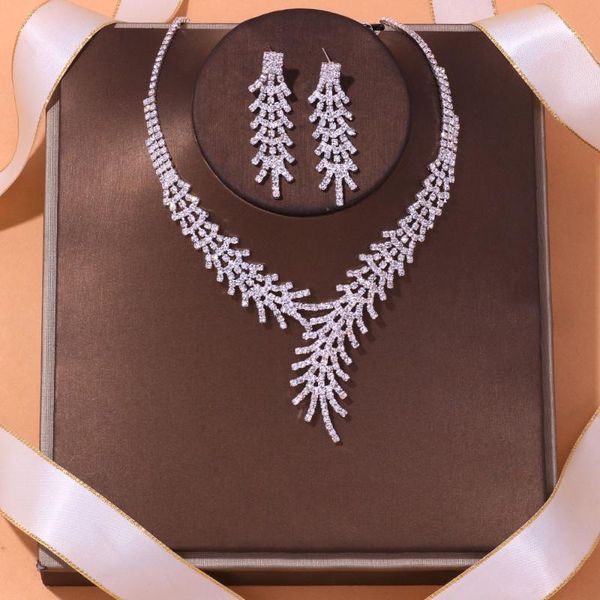 earrings & necklace fashion rhinestone two-piece wedding dress accessories temperamental bridal jewelry set party banquet, Silver
earrings & necklace fashion rhinestone two-piece wedding dress accessories temperamental bridal jewelry set party banquet, Silver